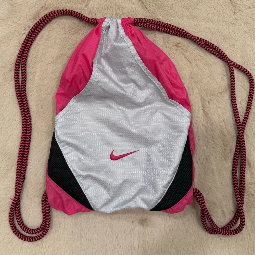Nike Drawstring Bag OS Pink Silver Black